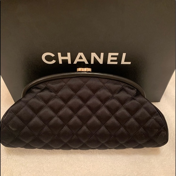 chanel kisslock clutch